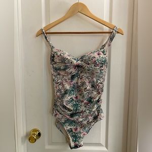 Nip Tuck swimsuit, one piece gently used size 8